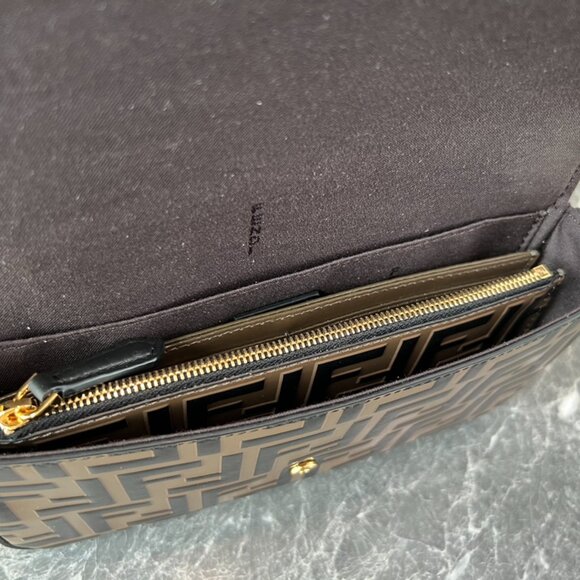 🍁FENDI🍂 WALLET ON CHAIN WITH POUCHES - Picture 5 of 9